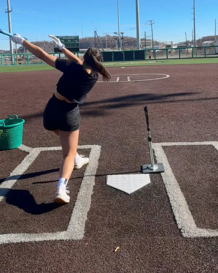 Reagan Glanz: Strong vs. powerful: train movements that matter