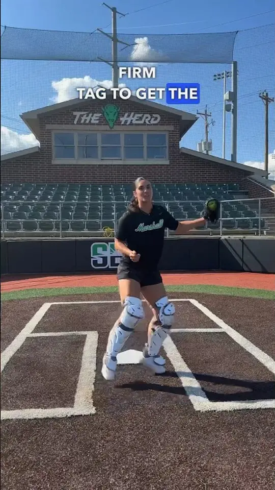 Reagan Glanz: Outfielders & catchers: how to make the PERFECT play at the plate
